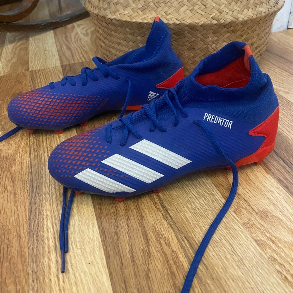 Adidas Predator soccer cleat, size 6
